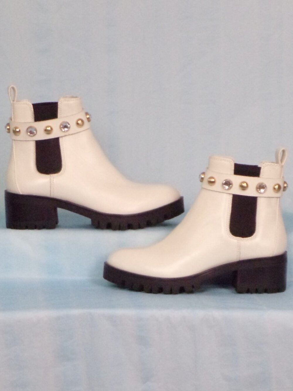 KARL LAGERFELD size 5M PORSHAY white ankle boots leather uppers faux gemstones